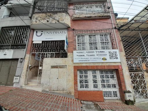 Casa en arriendo Antioquia Medellín Prado 435 m2 Habitaciones 9 Baños 7 Garajes 1 Precio $15000000