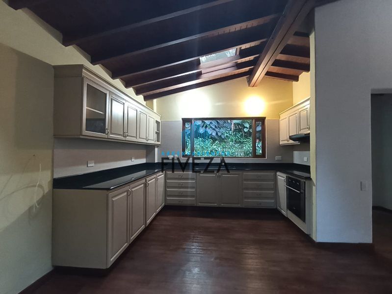 Casa en arriendo Antioquia Envigado Loma De Las Brujas 1880 m2 Habitaciones 2 Baños 4 Garajes 0 Precio $10000000