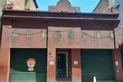 Casa en arriendo Antioquia Medellín Villanueva 310 m2 Habitaciones 9 Baños 4 Garajes 0 Precio $12000000