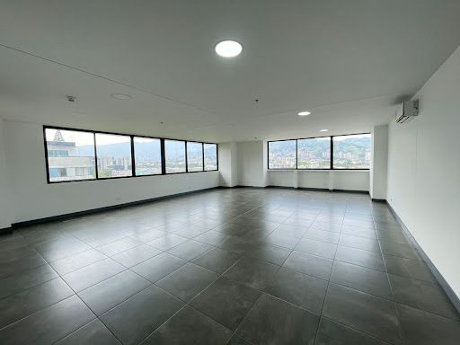 Oficina en arriendo Antioquia Envigado Bosques De Zúñiga 96 m2 Habitaciones 0 Baños 1 Garajes 2 Precio $9276000