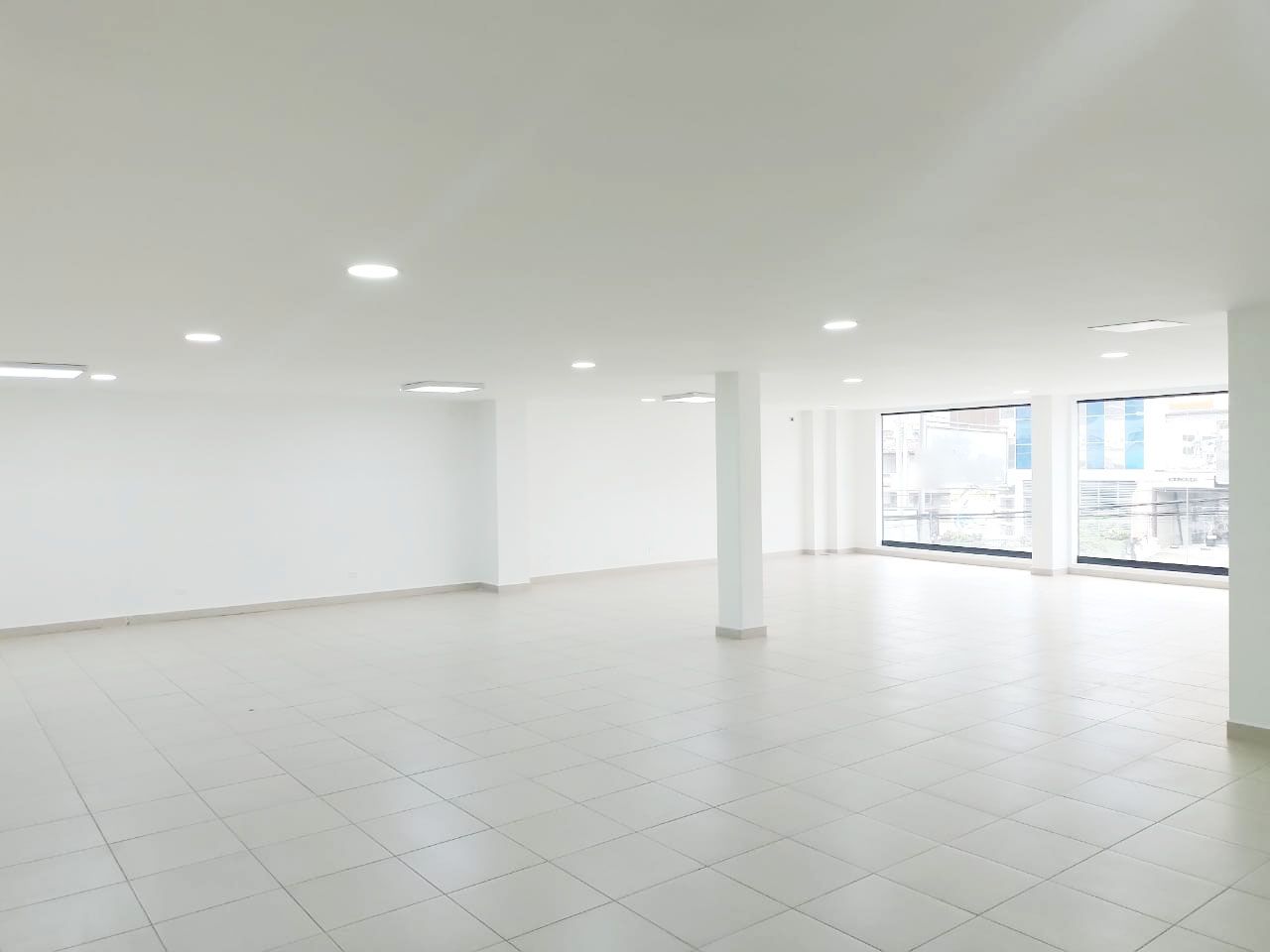 Local en arriendo Antioquia Medellín Los Conquistadores 160 m2 Habitaciones 0 Baños 2 Garajes 1 Precio $6800000