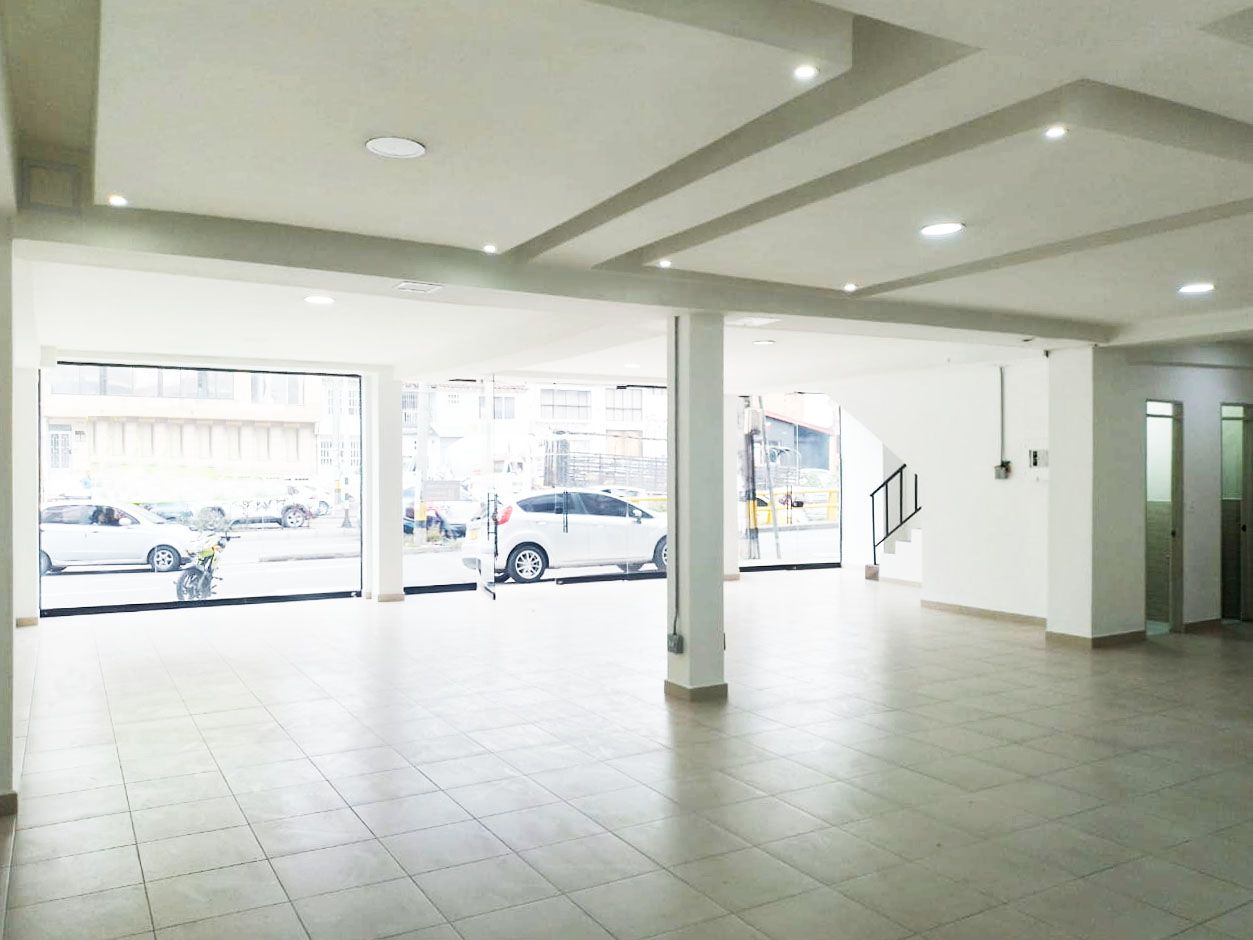 Local en arriendo Antioquia Medellín Los Conquistadores 320 m2 Habitaciones 0 Baños 6 Garajes 1 Precio $15600000