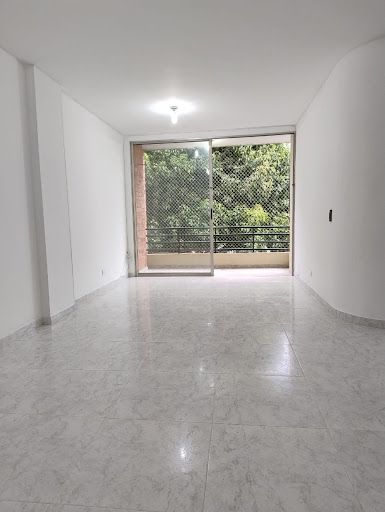 Apartamento en venta Valle Del Cauca Cali Urbanización La Flora 100 m2 Habitaciones 3 Baños 4 Garajes 3 Precio $365000000