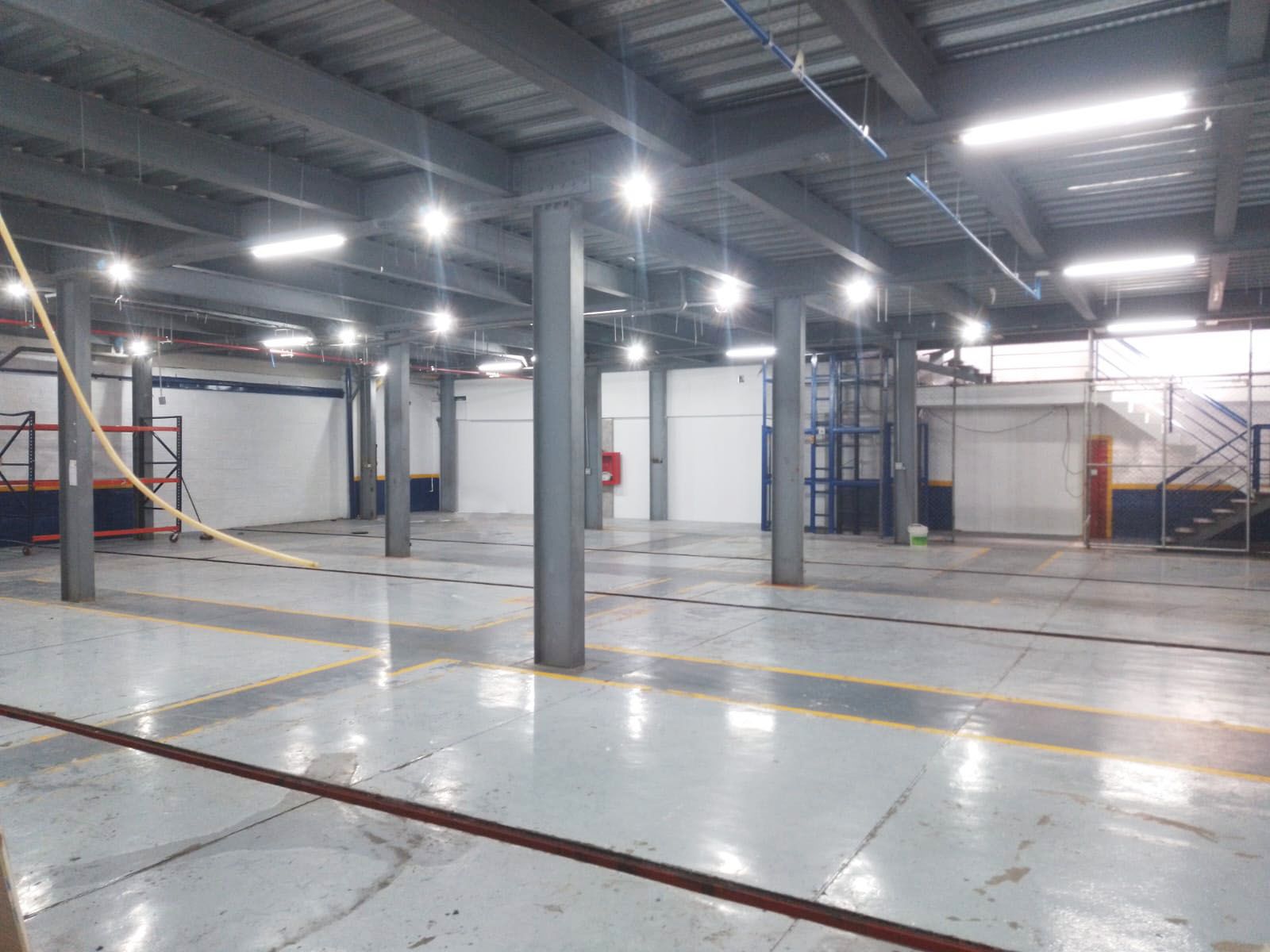 Bodega en arriendo Antioquia Itagüí La Esmeralda 1000 m2 Habitaciones 0 Baños 6 Garajes 3 Precio $26000000