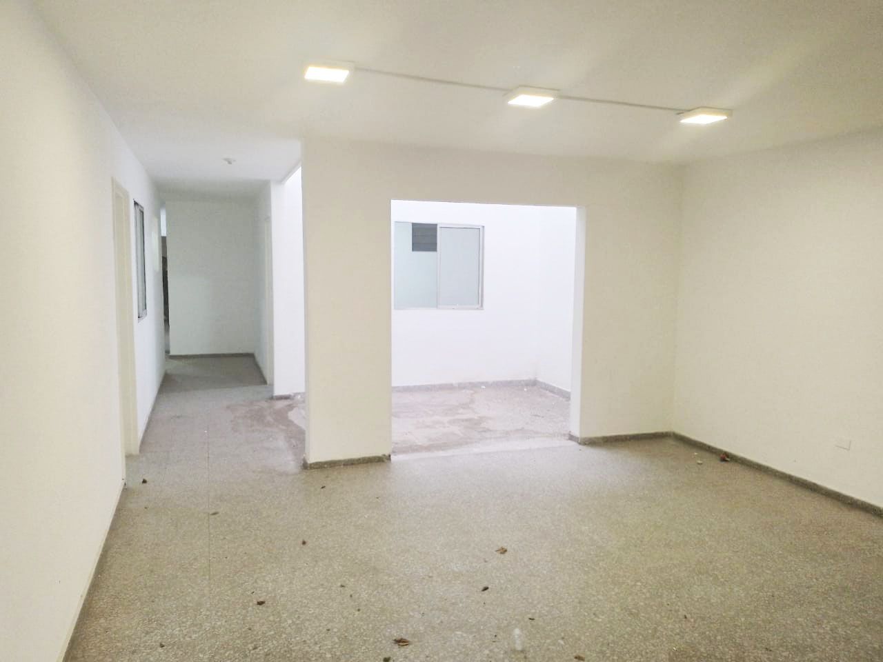 Oficina en arriendo Antioquia Medellín Ud Atanasio Girardot 200 m2 Habitaciones 0 Baños 4 Garajes 1 Precio $6100000