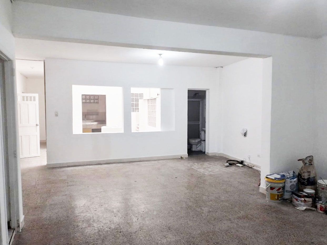 Oficina en arriendo Antioquia Medellín Las Acacias 140 m2 Habitaciones 0 Baños 4 Garajes 1 Precio $3350000