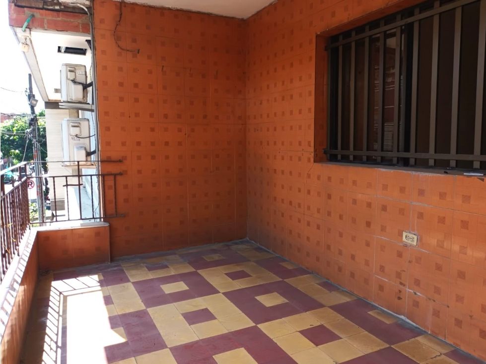 Local en arriendo Antioquia Itagüí La Gloria 200 m2 Habitaciones 0 Baños 2 Garajes 1 Precio $3400000