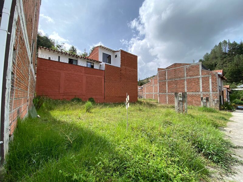Lote en venta Antioquia El Retiro Pantanillo 85 m2 Habitaciones 0 Baños 10 Garajes 1 Precio $240000000