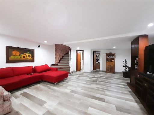 Casa en arriendo Antioquia Envigado La Inmaculada 300 m2 Habitaciones 3 Baños 8 Garajes 3 Precio $11000000