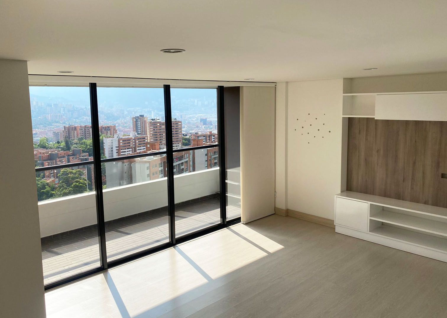 Apartamento en arriendo Antioquia Envigado Loma Del Atravesado 167 m2 Habitaciones 3 Baños 6 Garajes 3 Precio $7100000