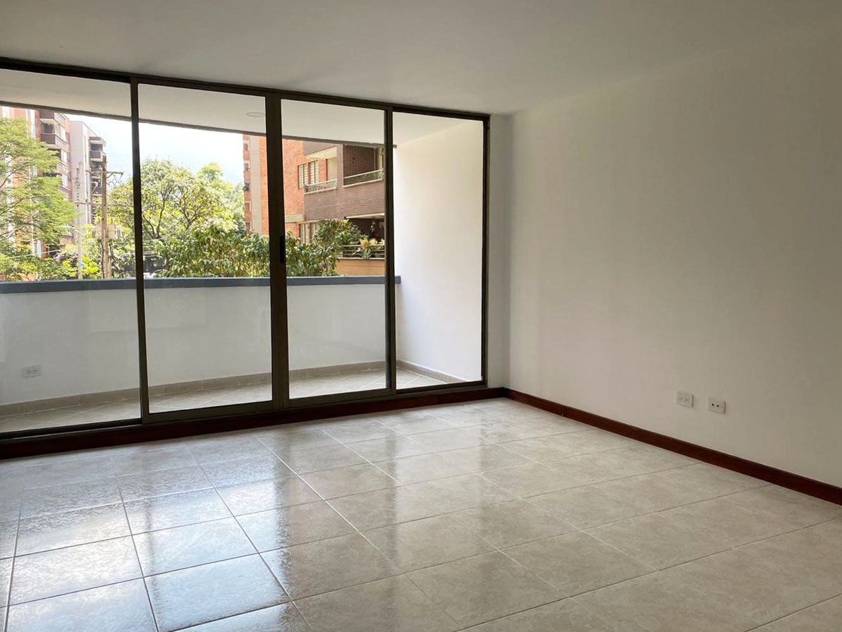Apartamento en arriendo Antioquia Envigado Jardines 137 m2 Habitaciones 3 Baños 2 Garajes 3 Precio $4300000