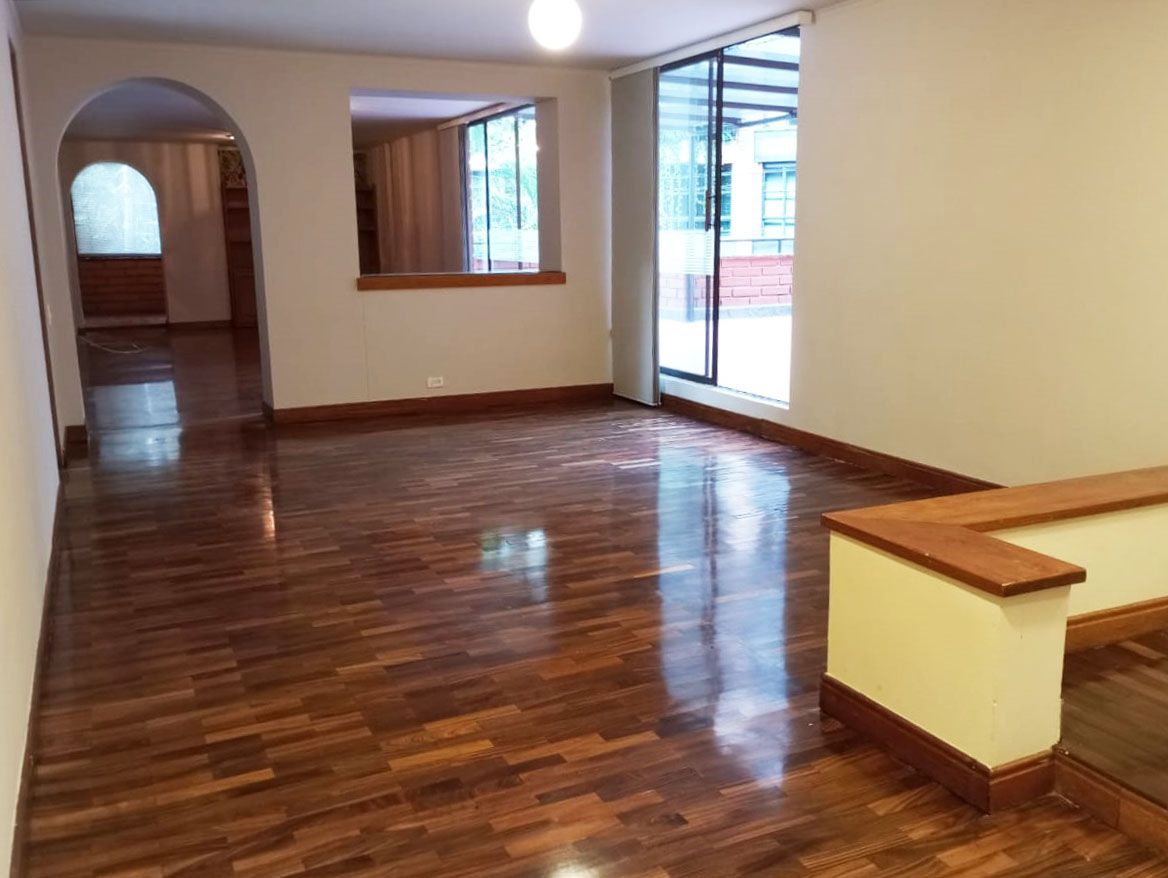 Apartamento en arriendo Antioquia Medellín El Poblado 300 m2 Habitaciones 3 Baños 2 Garajes 3 Precio $6800000