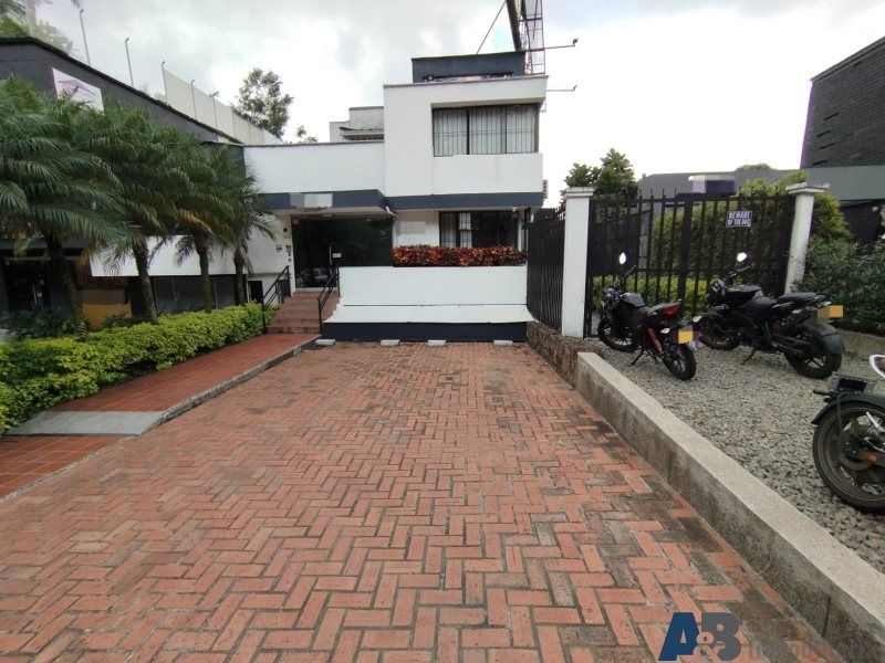 Casa en arriendo o venta Antioquia Medellín Las Lomas No1 420 m2 Habitaciones 7 Baños 5 Garajes 0 Precio venta $3495000000 Precio arriendo $30000000