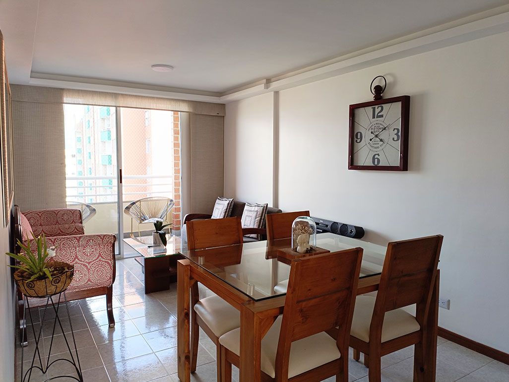 Apartamento en arriendo Antioquia Medellín Loma De Los Bernal 78 m2 Habitaciones 3 Baños 2 Garajes 2 Precio $3100000