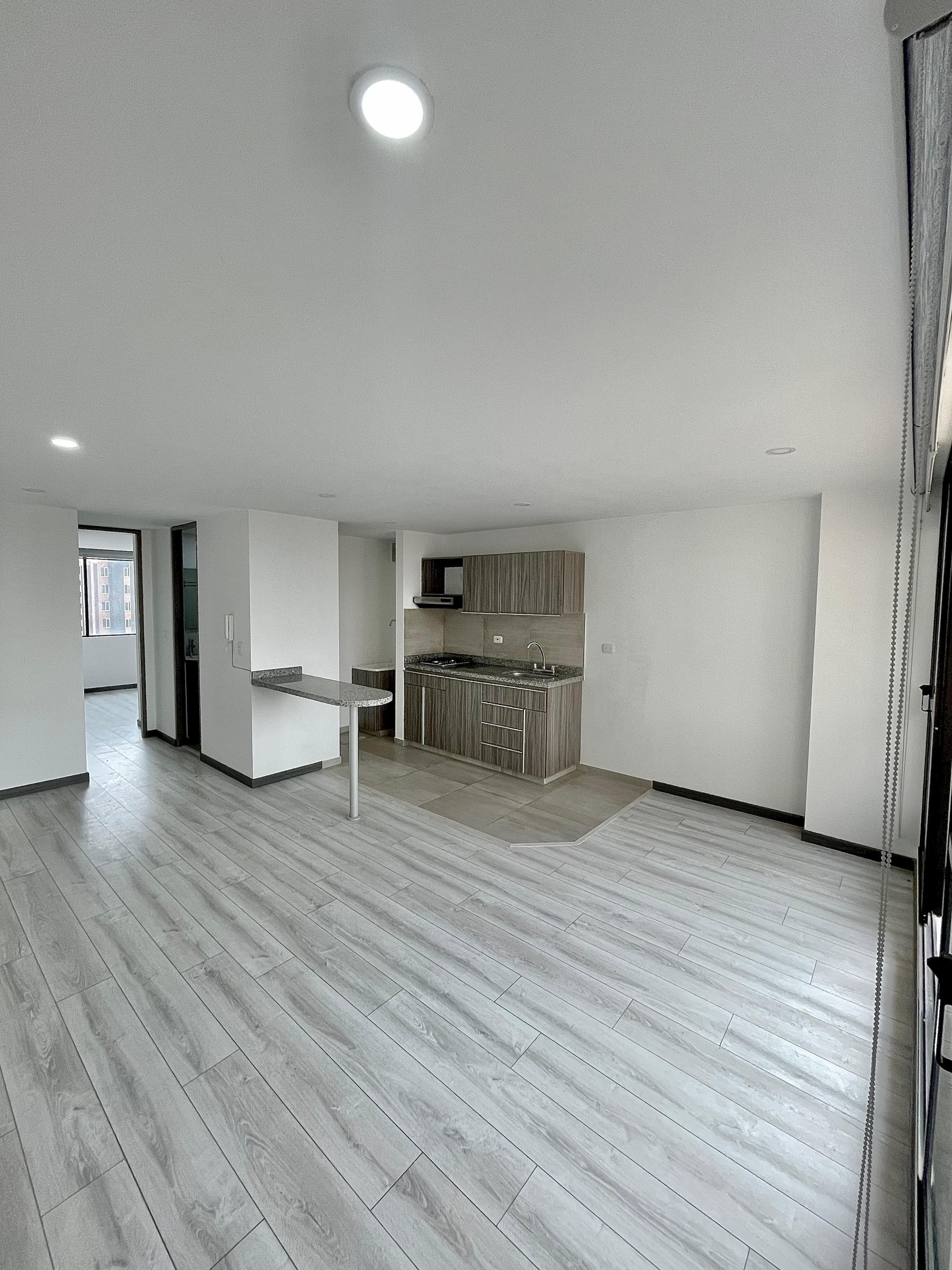 Apartaestudio en arriendo Cundinamarca Bogotá Ub Castilla Real 42 m2 Habitaciones 1 Baños 1 Garajes 1 Precio $1950000