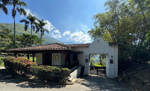 Finca en venta Antioquia Titiribí Titiribí 762 m2 Habitaciones 5 Baños 6 Garajes 4 Precio $1700000000