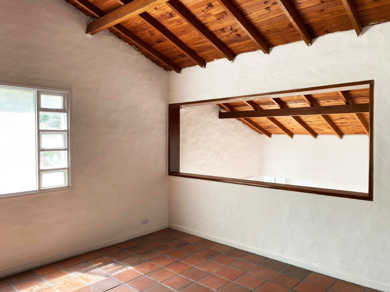 Oficina en arriendo o venta Antioquia Medellín San Lucas 340 m2 Habitaciones 0 Baños 8 Garajes 12 Precio venta $5000000000 Precio arriendo $19200000
