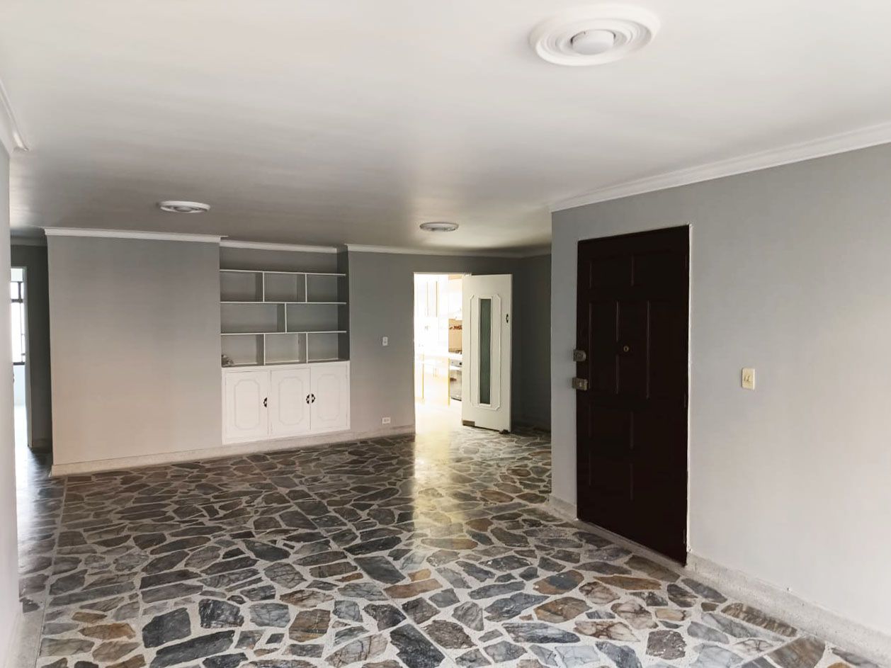 Apartamento en arriendo o venta Antioquia Medellín Laureles 134 m2 Habitaciones 3 Baños 2 Garajes 2 Precio venta $665000000 Precio arriendo $3500000