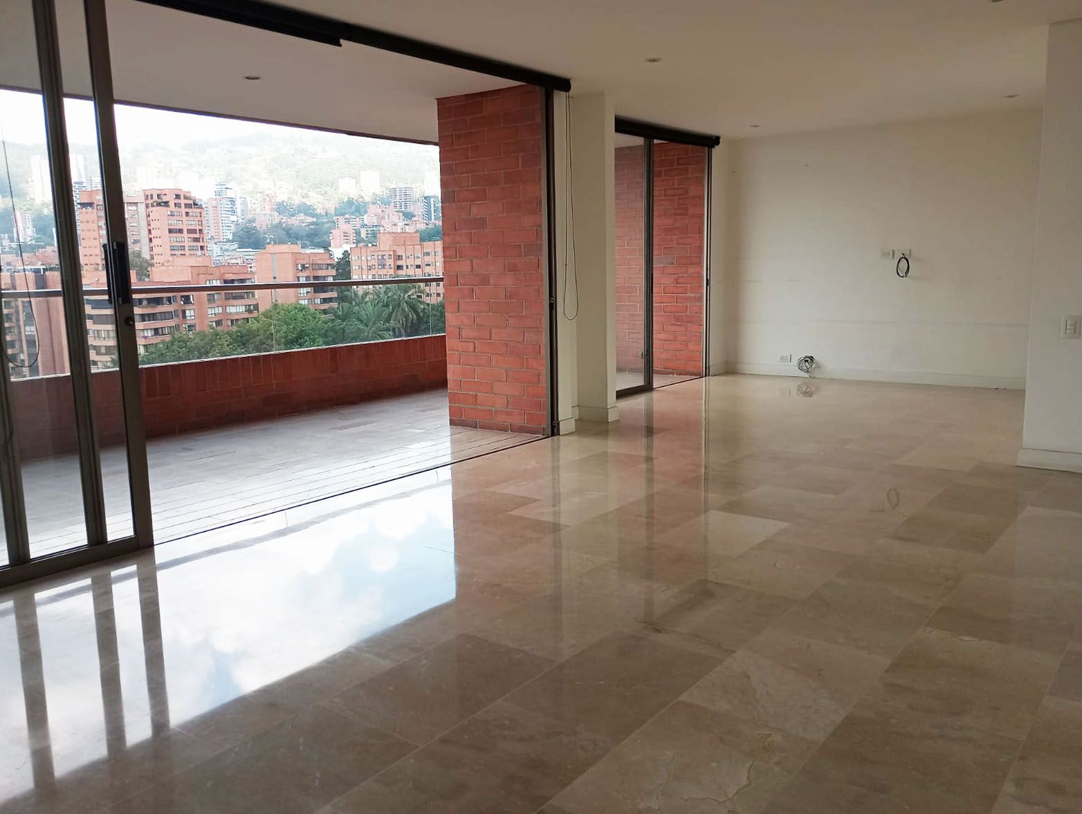 Apartamento en arriendo Antioquia Medellín Medellín 192 m2 Habitaciones 2 Baños 4 Garajes 3 Precio $7500000