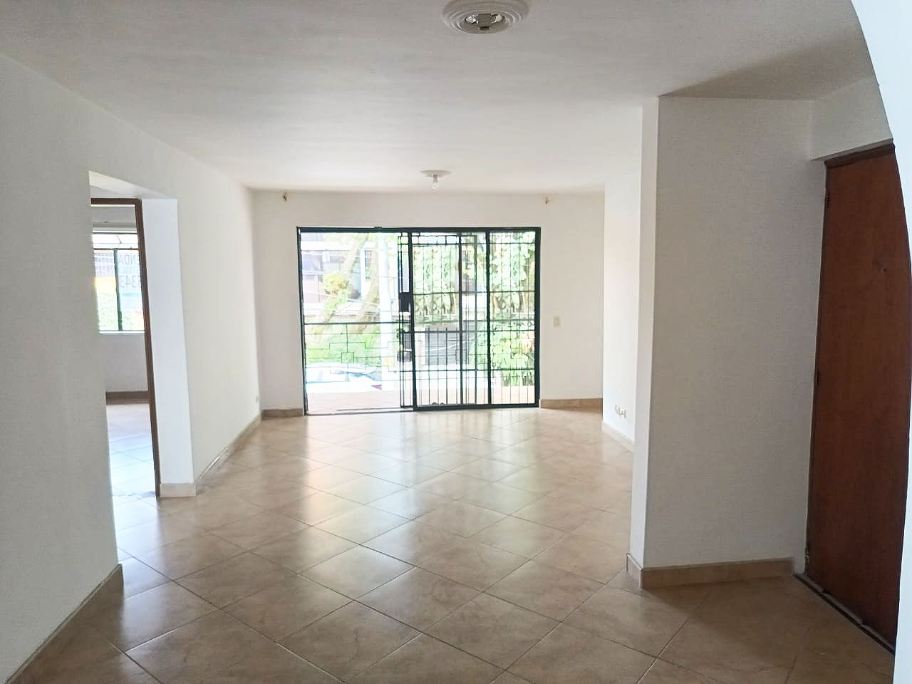 Apartamento en arriendo Antioquia Medellín Laureles 72 m2 Habitaciones 2 Baños 0 Garajes 1 Precio $2250000