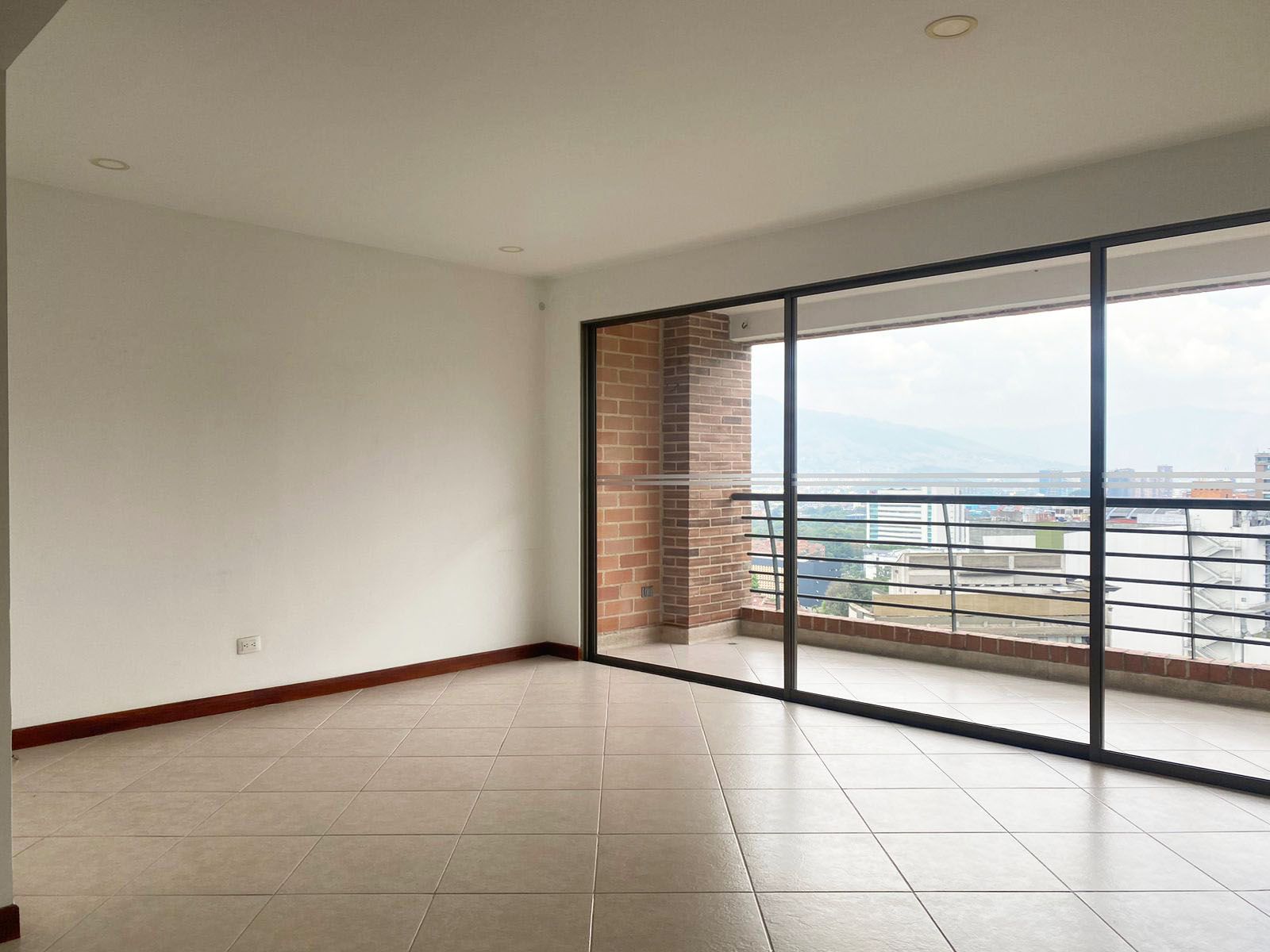 Apartamento en arriendo Antioquia Medellín La Aguacatala 104 m2 Habitaciones 2 Baños 2 Garajes 2 Precio $4650000