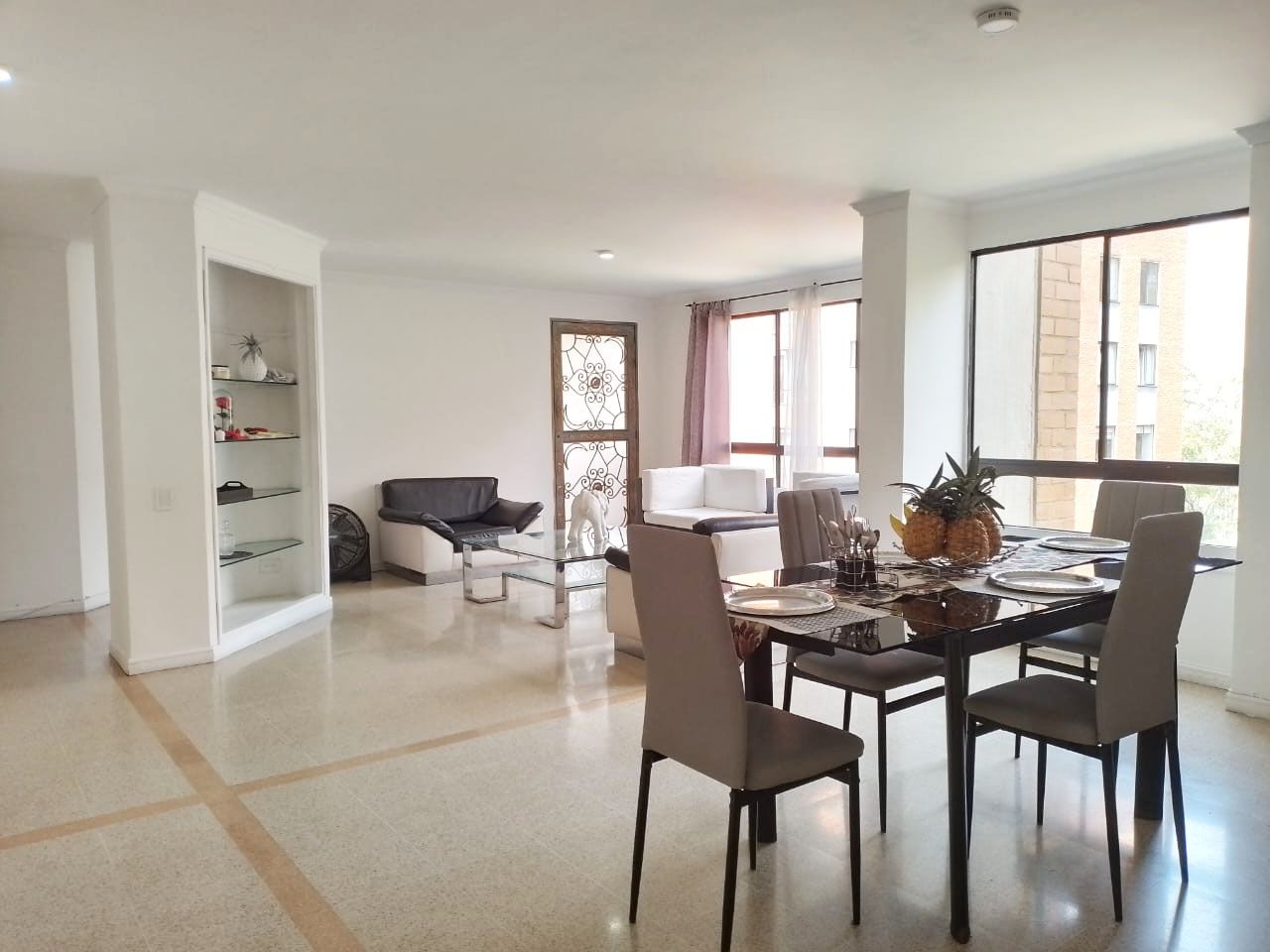 Apartamento en arriendo Antioquia Medellín El Tesoro 140 m2 Habitaciones 3 Baños 2 Garajes 3 Precio $4600000