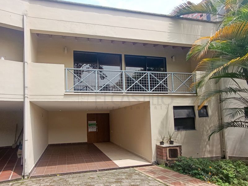 Casa en arriendo Antioquia Medellín La Florida 211 m2 Habitaciones 3 Baños 3 Garajes 2 Precio $6300000