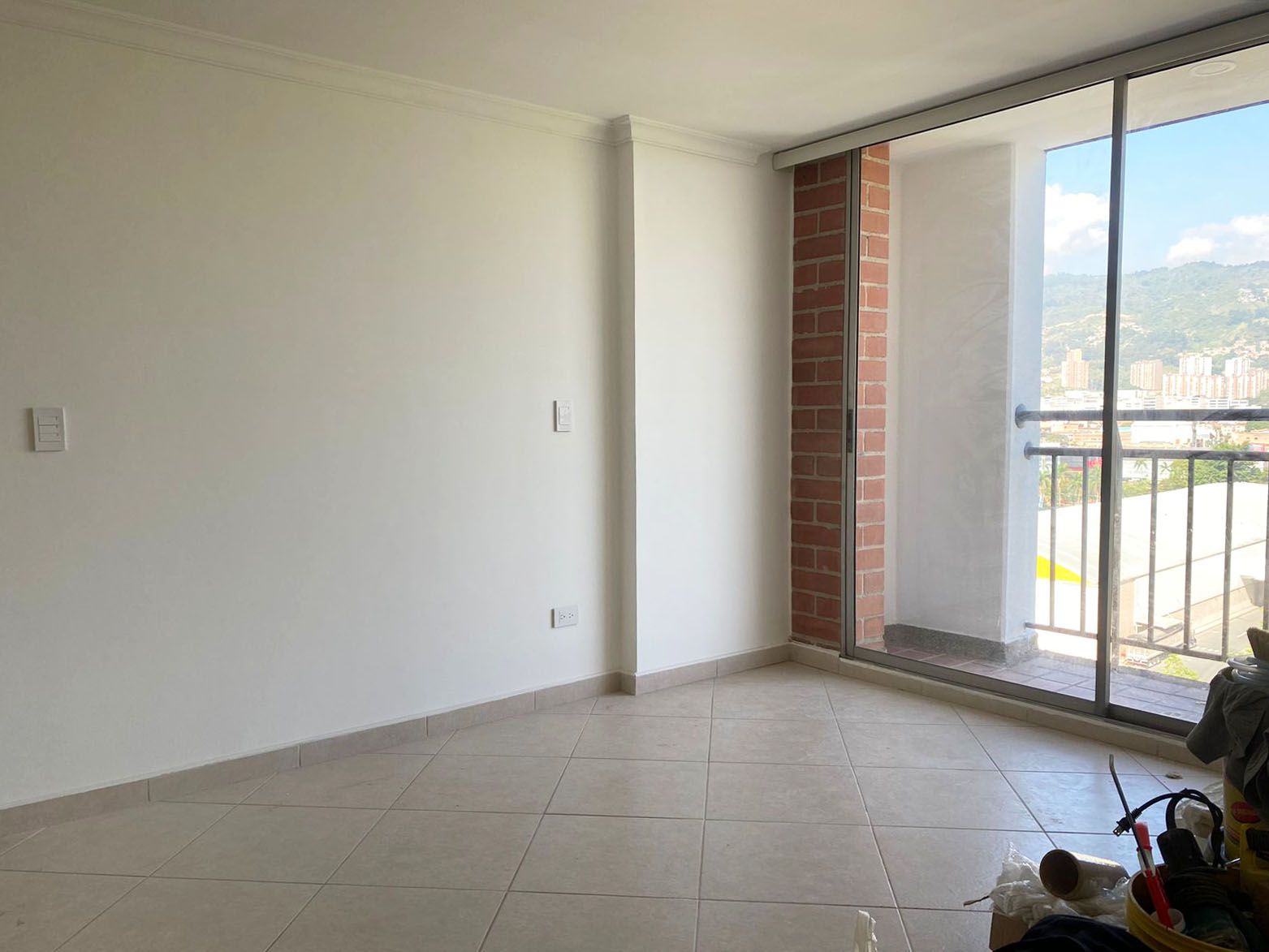 Apartamento en arriendo Antioquia Envigado Jardines 120 m2 Habitaciones 3 Baños 2 Garajes 3 Precio $5650000