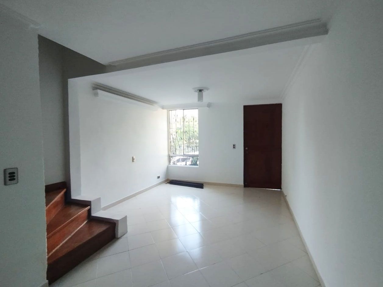 Casa en arriendo Antioquia Medellín Asomadera No1 79 m2 Habitaciones 2 Baños 4 Garajes 2 Precio $3200000