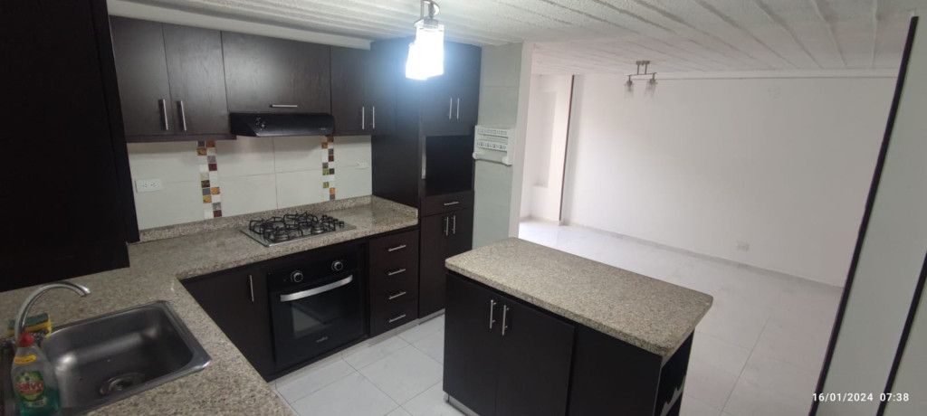 Casa en venta Valle Del Cauca Cali Sector Meléndez 182 m2 Habitaciones 3 Baños 6 Garajes 2 Precio $340000000