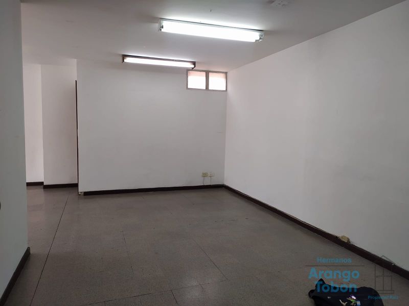 Oficina en venta Antioquia Medellín La Candelaria 43 m2 Habitaciones 0 Baños 1 Garajes 0 Precio $120000000