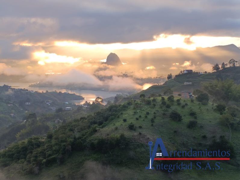 Lote en arriendo o venta Antioquia Guatape Guatape 140 m2 Habitaciones 0 Baños 3 Garajes 0 Precio venta $650000000 Precio arriendo $2500000