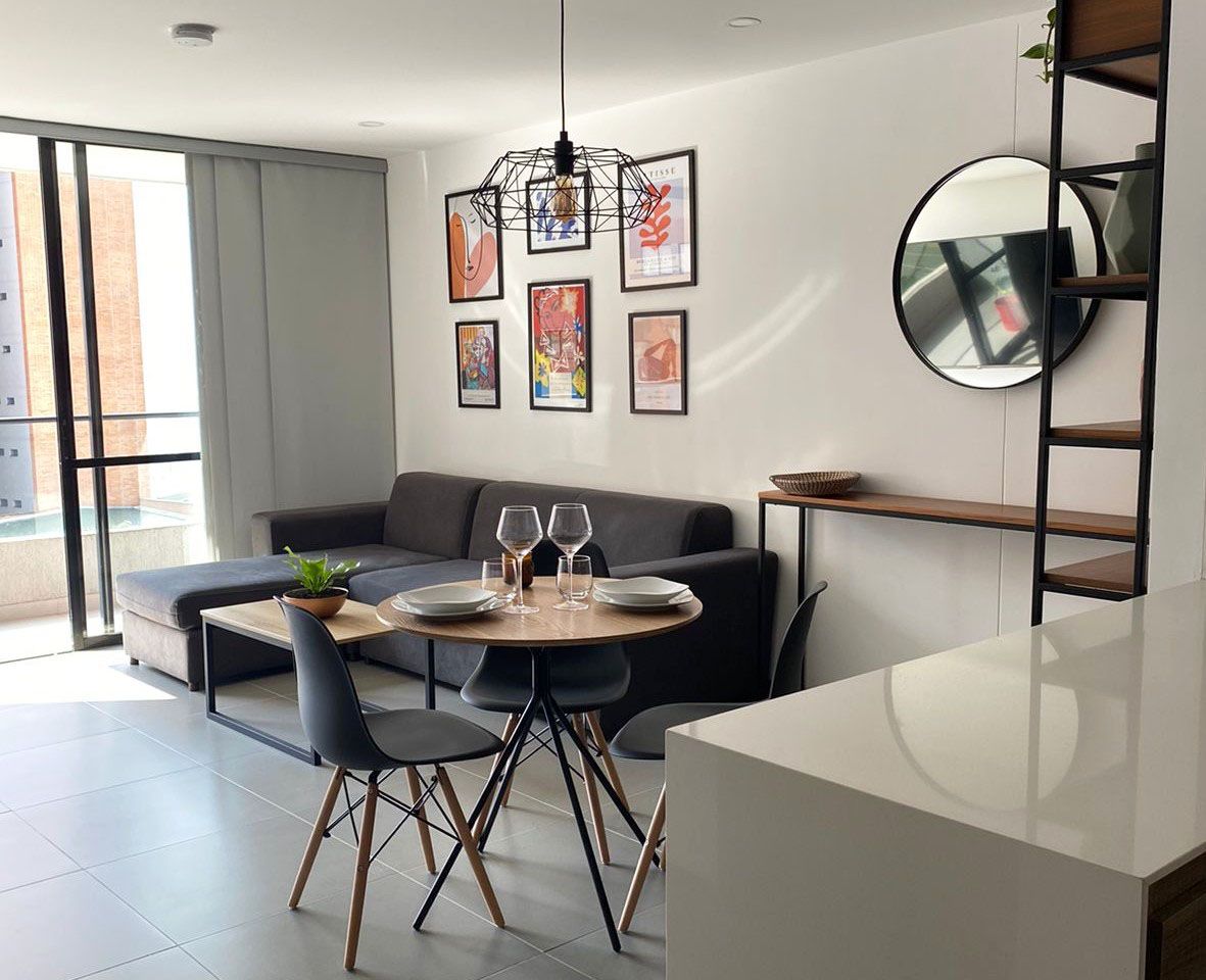 Apartamento en arriendo Antioquia Envigado Envigado 67 m2 Habitaciones 1 Baños 2 Garajes 2 Precio $4150000