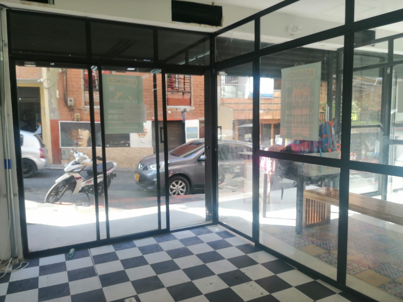 Local Comercial en arriendo Antioquia Copacabana Simon Bolivar Sb centro 15 m2 Habitaciones 0 Baños 10 Garajes 0 Precio $2000000