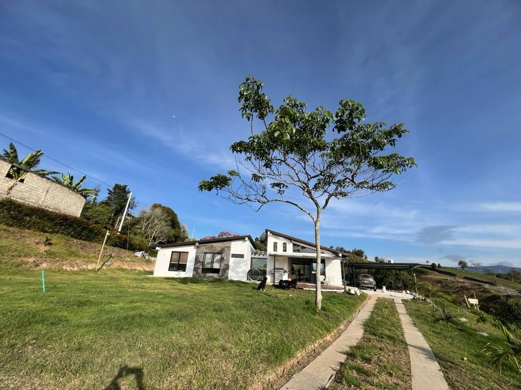 Casa Campestre en venta Antioquia El Carmen De Viboral El Carmen De Viboral 135 m2 Habitaciones 3 Baños 4 Garajes 2 Precio $1250000000