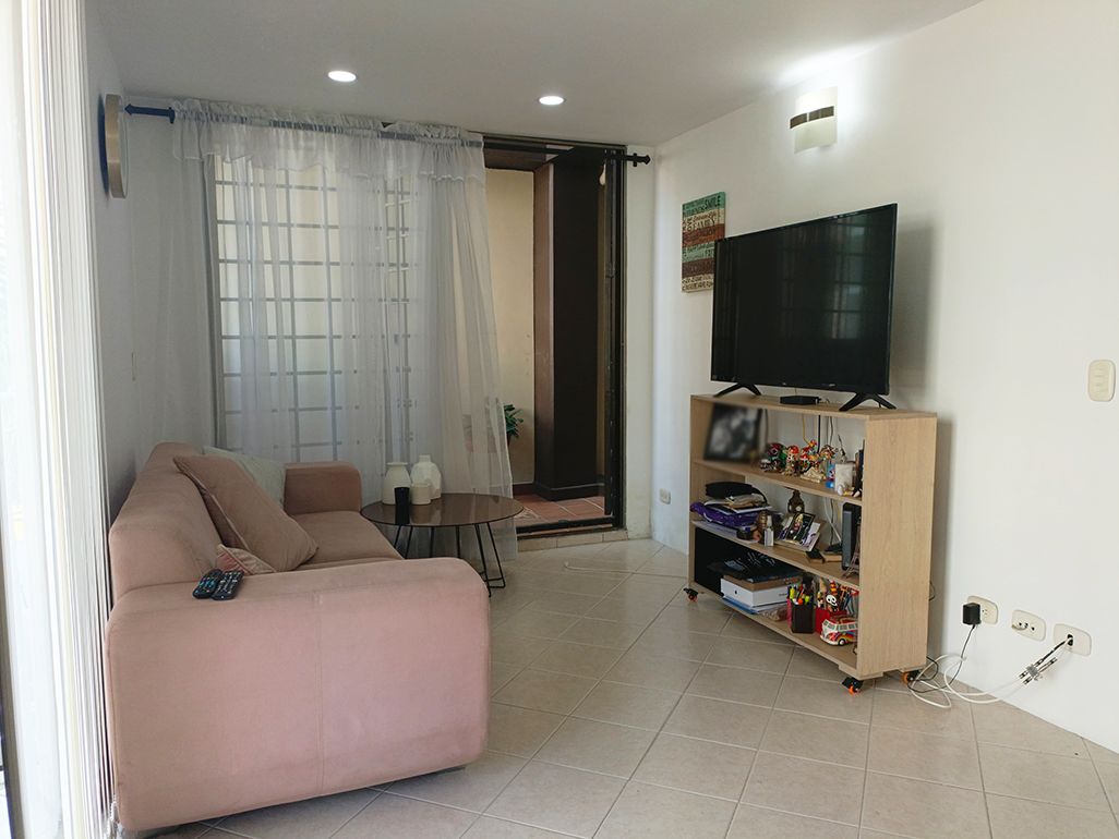 Apartamento en arriendo Antioquia Medellín El Nogal- Los Almendros 89 m2 Habitaciones 2 Baños 2 Garajes 2 Precio $3400000