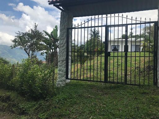 Finca en venta Cundinamarca Vergara Vergara 60 m2 Habitaciones 3 Baños 2 Garajes 12 Precio $220000000