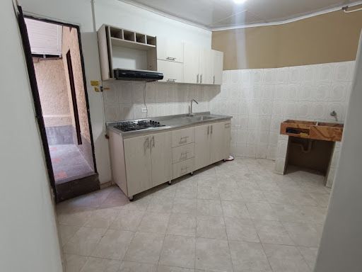 Casa en arriendo Antioquia Medellín Boston 100 m2 Habitaciones 8 Baños 13 Garajes 1 Precio $2400000