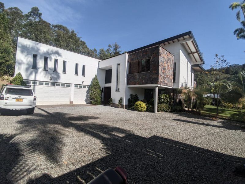Casa en arriendo Antioquia Envigado Loma Del Atravesado 600 m2 Habitaciones 4 Baños 8 Garajes 3 Precio $22000000