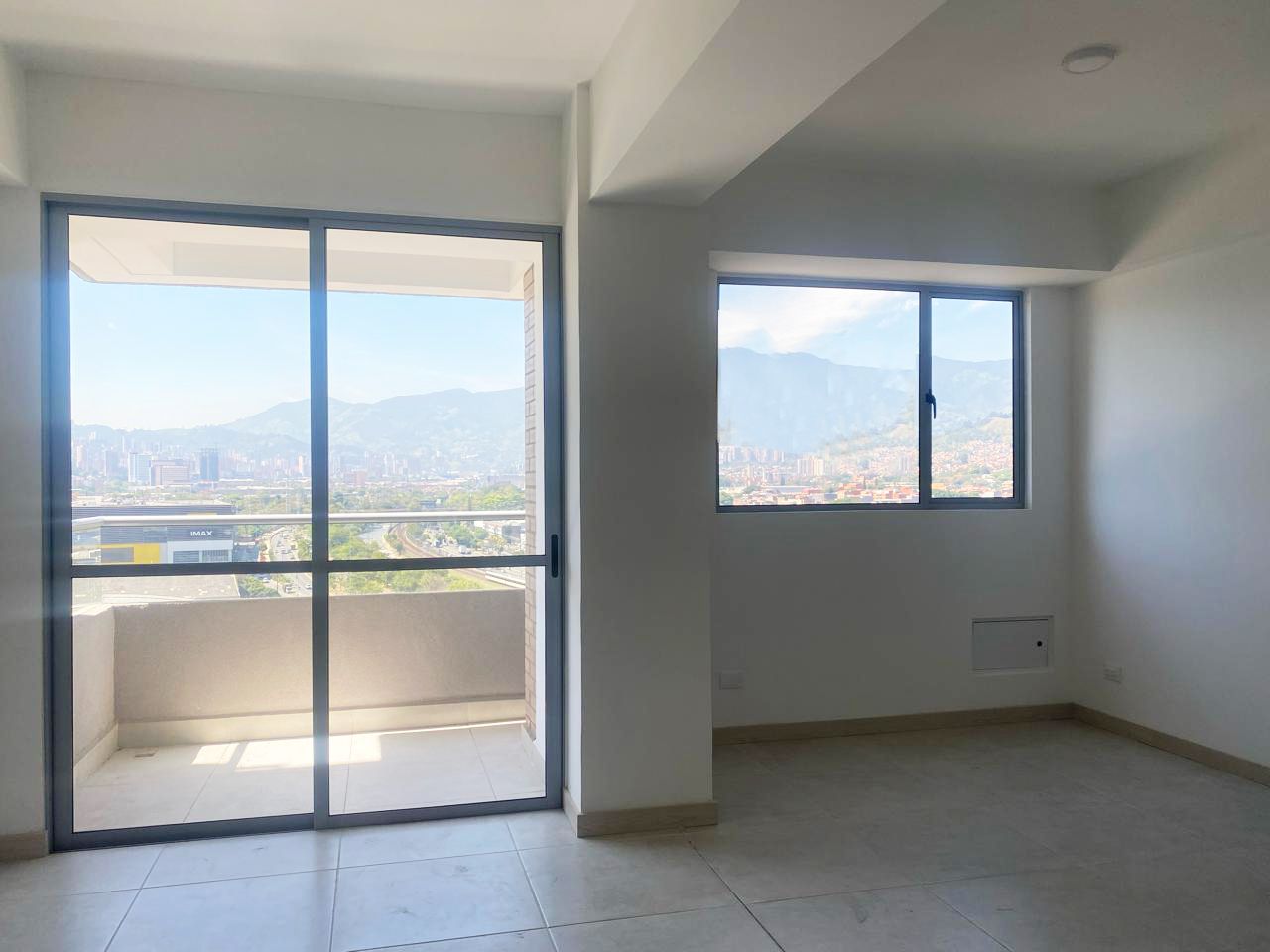 Apartamento en arriendo Antioquia Envigado Jardines 67 m2 Habitaciones 2 Baños 2 Garajes 2 Precio $3250000