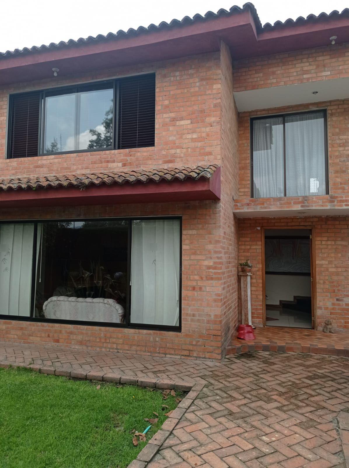 Casa en venta Cundinamarca Chía Bachue 174 m2 Habitaciones 3 Baños 4 Garajes 5 Precio $1400000000