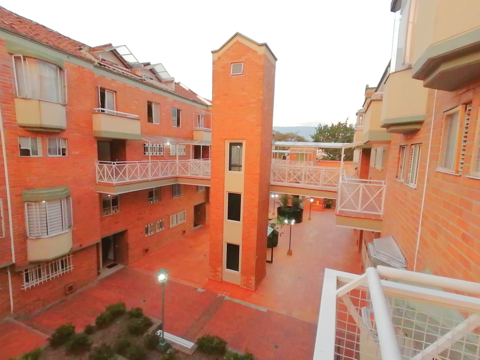 Casa en venta Antioquia Medellín La Mota 120 m2 Habitaciones 3 Baños 6 Garajes 3 Precio $670000000