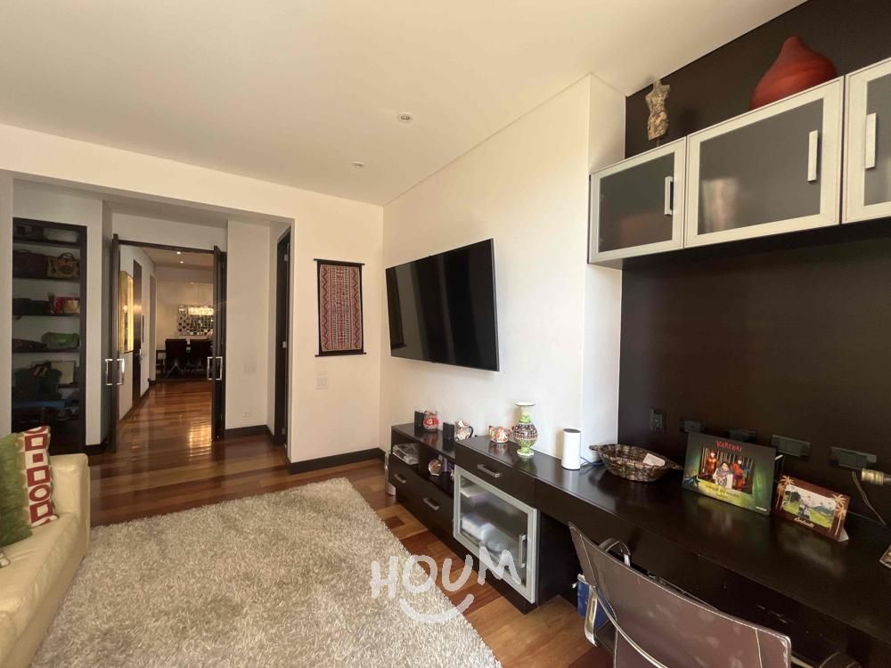 Apartamento en venta Cundinamarca Bogotá Los Rosales 300 m2 Habitaciones 3 Baños 4 Garajes 4 Precio $4250000000