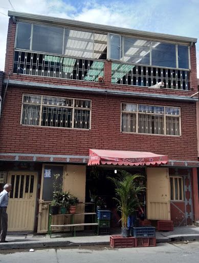 Casa en venta Cundinamarca Bogotá La Acacia 393 m2 Habitaciones 9 Baños 8 Garajes 1 Precio $580000000