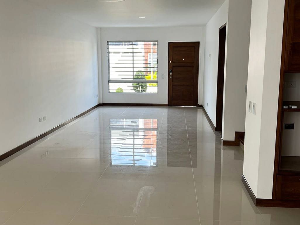 Casa en venta Antioquia Rionegro San Antonio 203 m2 Habitaciones 4 Baños 8 Garajes 2 Precio $950000000