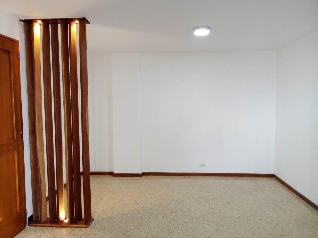Apartamento en arriendo Antioquia Medellín Castropol 95 m2 Habitaciones 3 Baños 4 Garajes 2 Precio $3500000