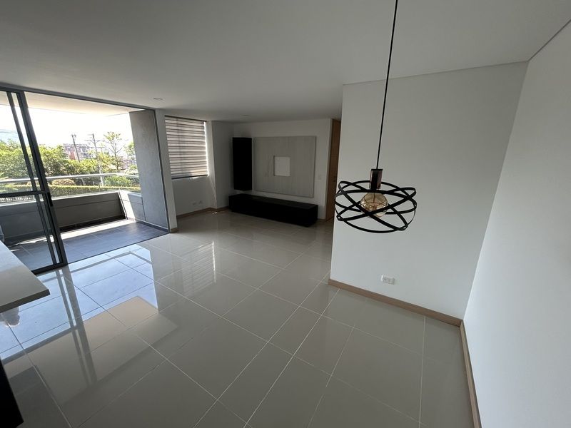 Apartamento en arriendo Antioquia Envigado El Esmeraldal 77 m2 Habitaciones 2 Baños 2 Garajes 2 Precio $4100000
