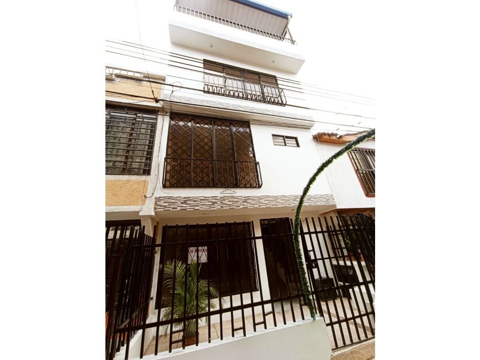 Casa en venta Valle Del Cauca Cali San Pedro 46 m2 Habitaciones 5 Baños 4 Garajes 1 Precio $450000000