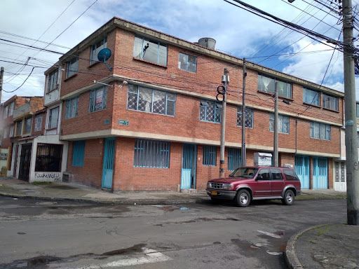 Casa en venta Cundinamarca Bogotá Jazmin 420 m2 Habitaciones 4 Baños 6 Garajes 2 Precio $1400000000