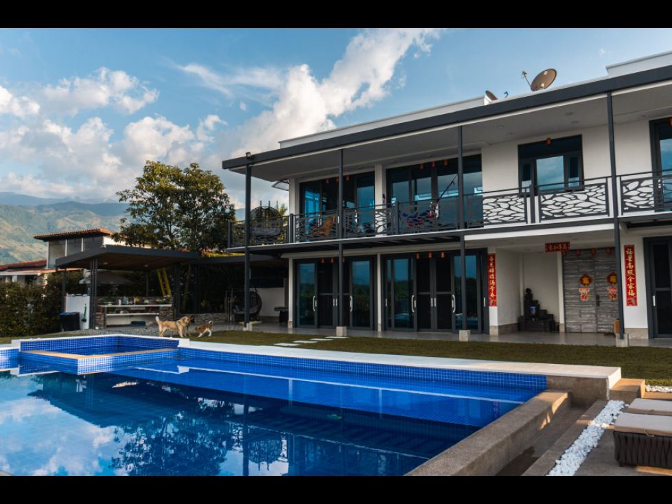 Casa Campestre en venta Quindío Calarcá Calarcá 684 m2 Habitaciones 5 Baños 15 Garajes 7 Precio $3500000000